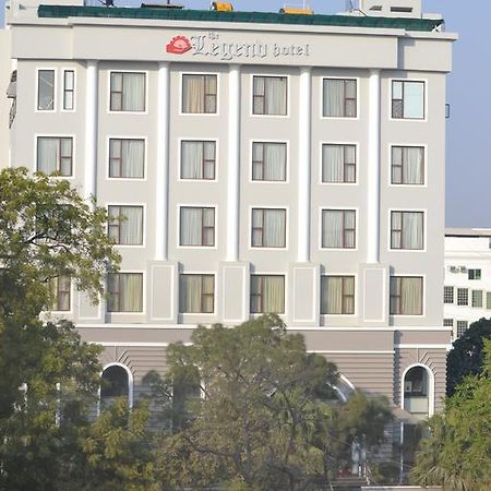The Legend Hotel Allāhābād Junction Екстериор снимка